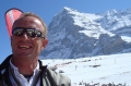Chef Gary geniesst die Sonne und Polo Hofer`s Alproos...